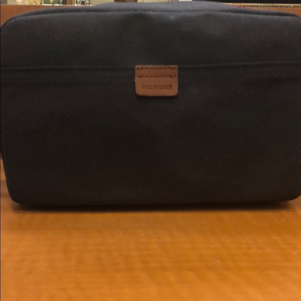 Tommy Hilfiger waxed canvas travel kit